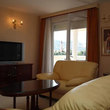 Franz Apartmanz *